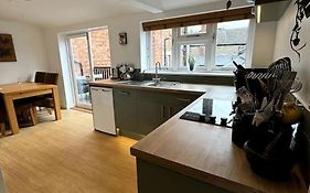 Penny Black Apartment, Kington